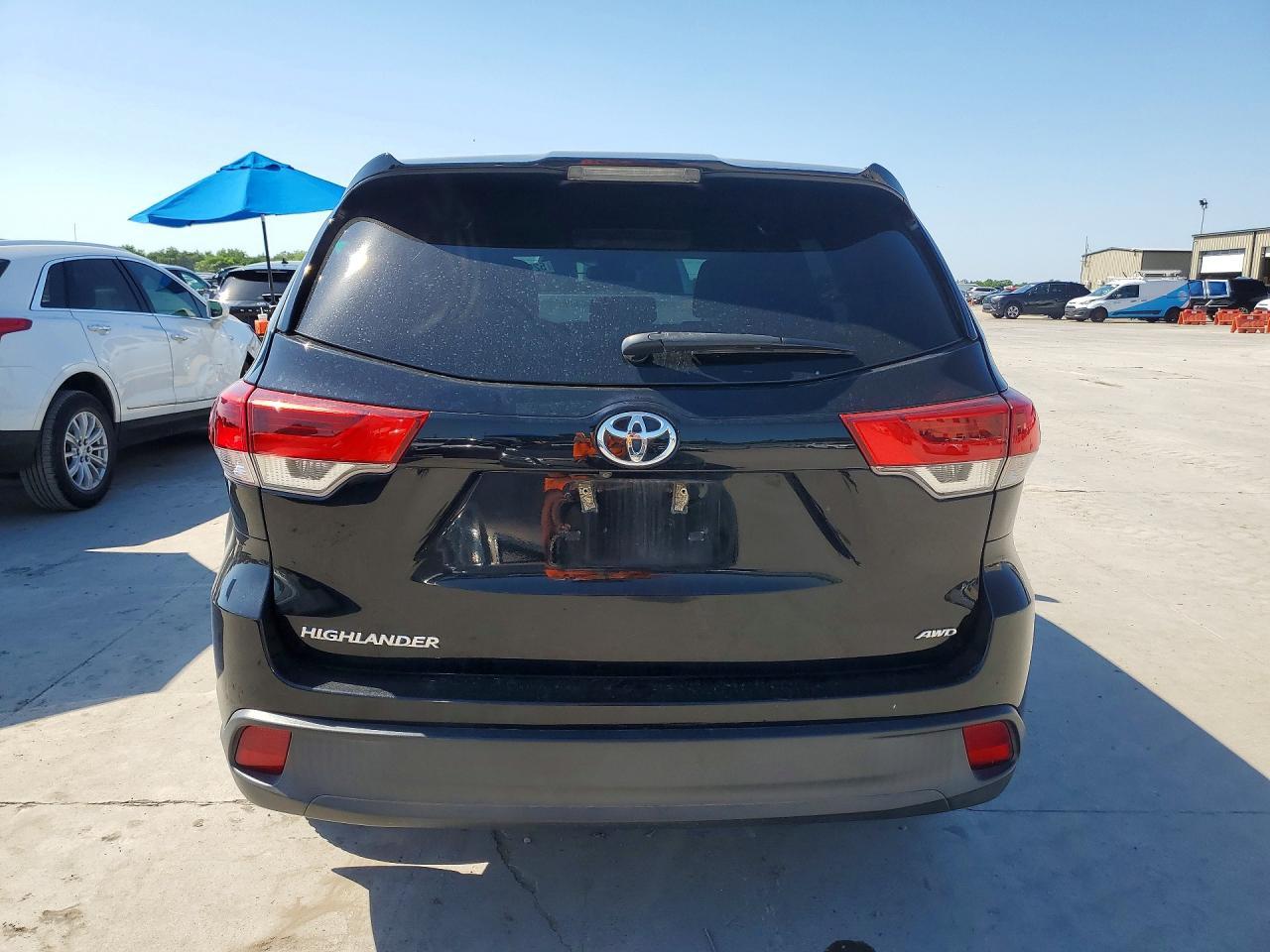 2019 Toyota Highlander Le - Image 6
