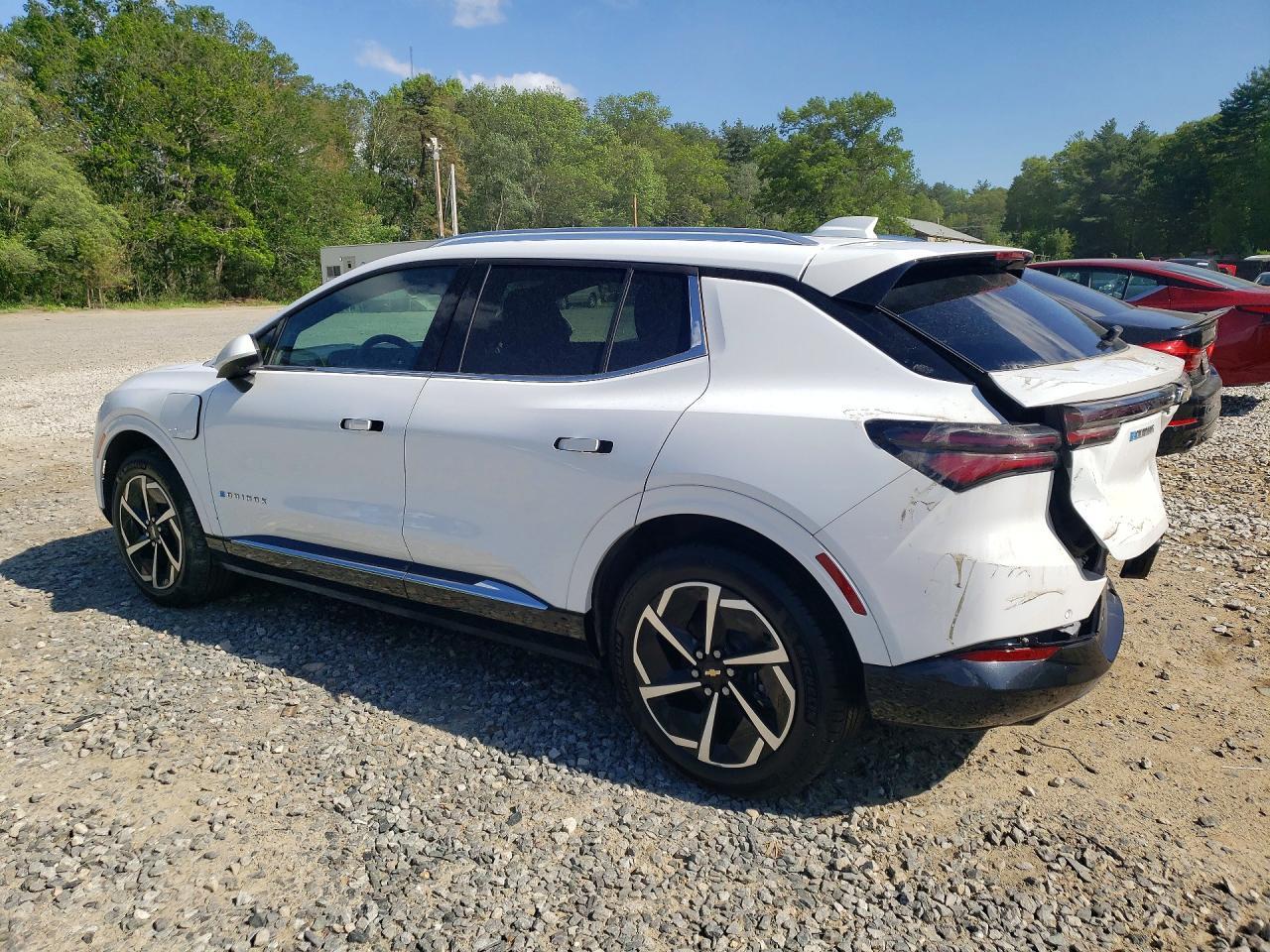 2025 Chevrolet Equinox Lt - Image 2