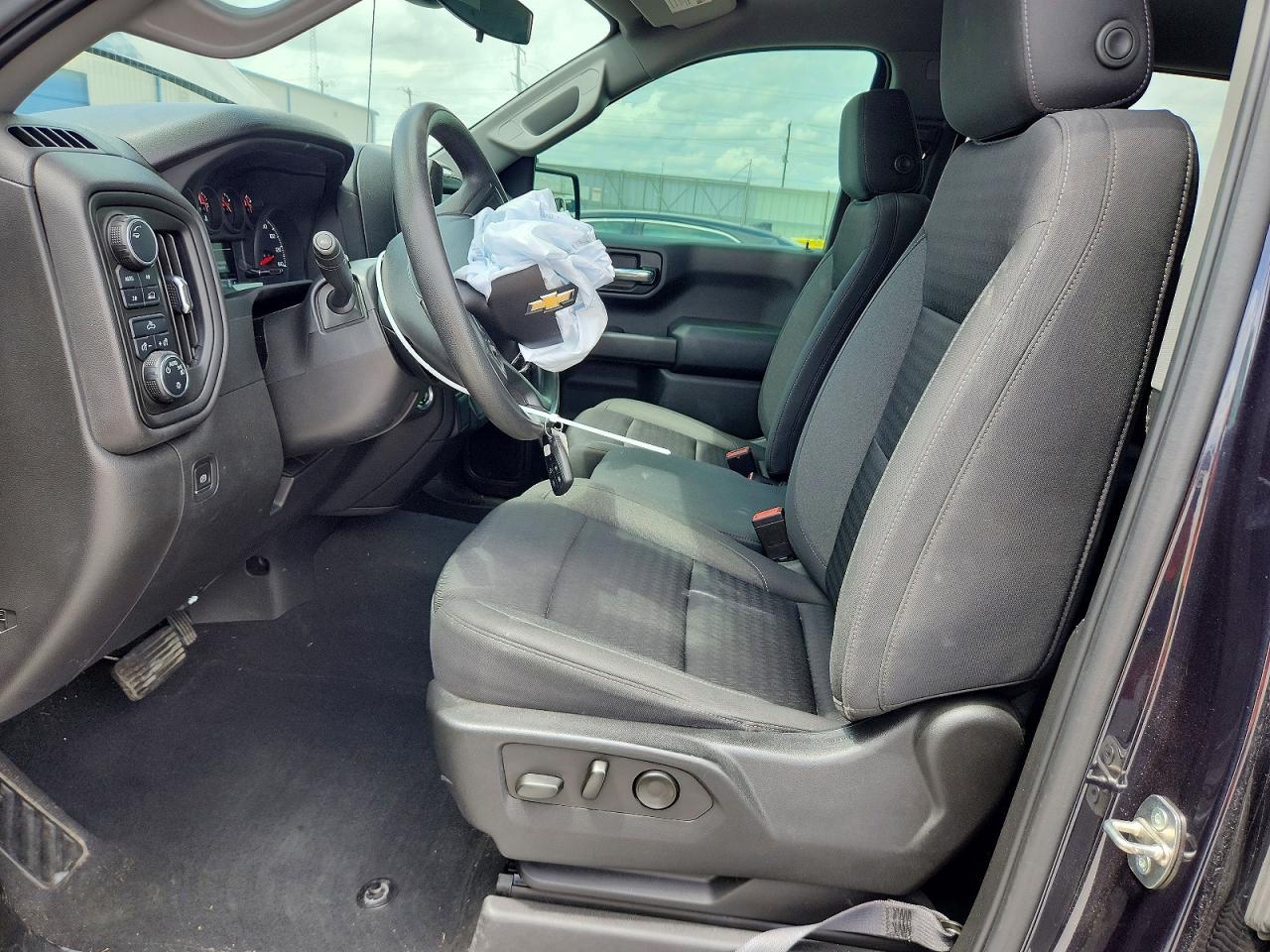 2022 Chevrolet Silverado K1500 Custom - Image 7