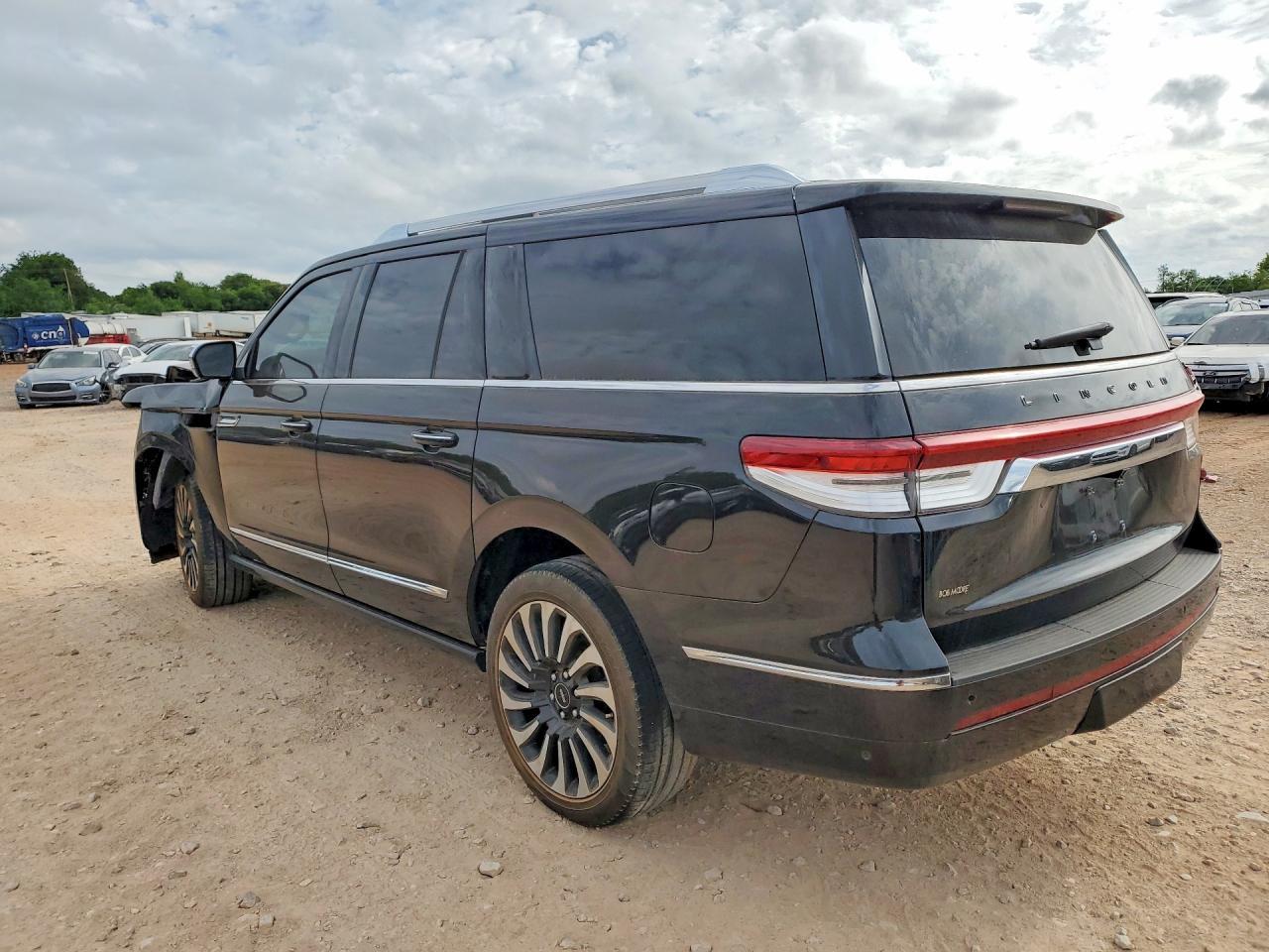 2022 Lincoln Navigator L Black Label - Image 2