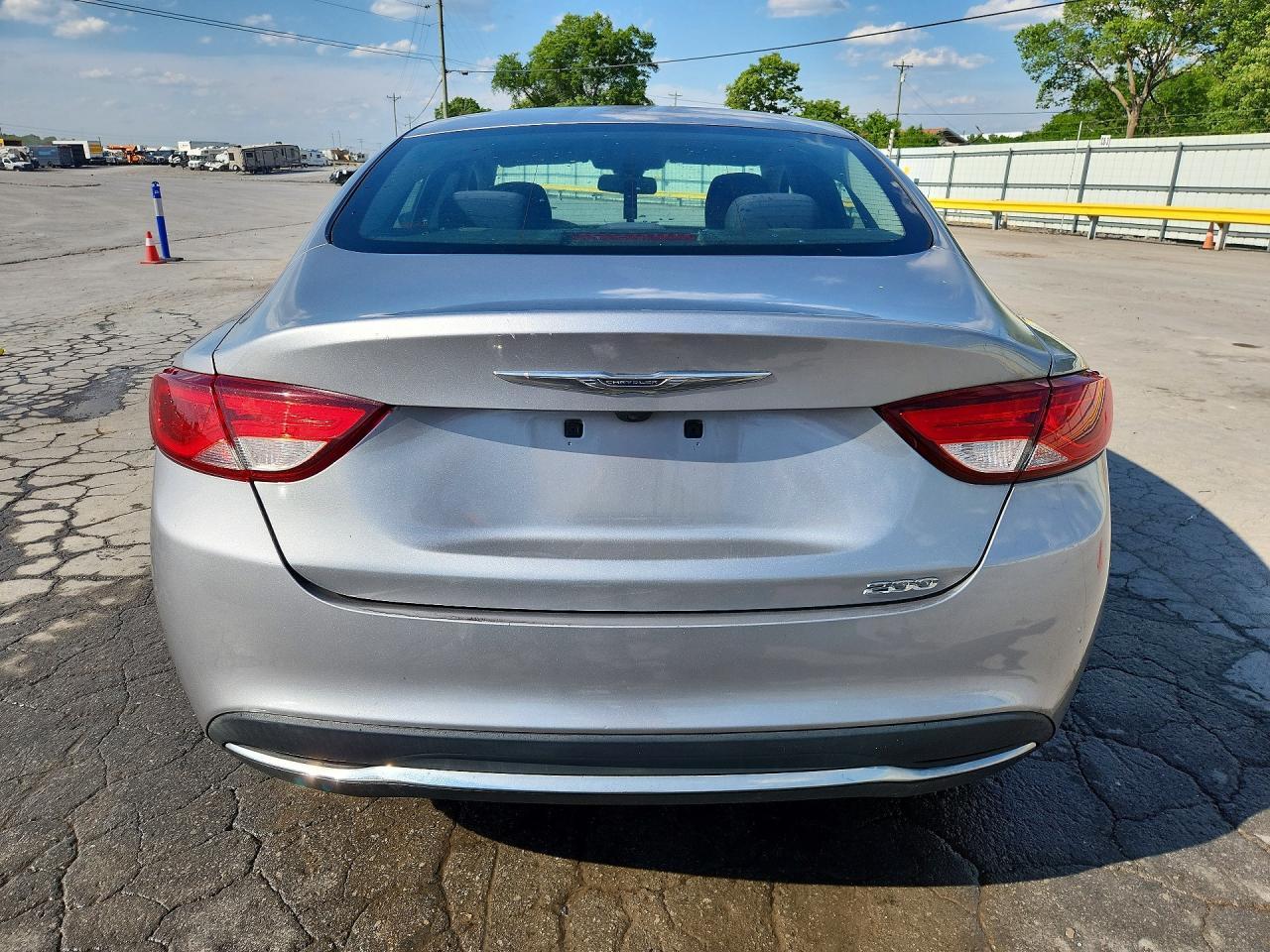 2016 Chrysler 200 Limited - Image 6