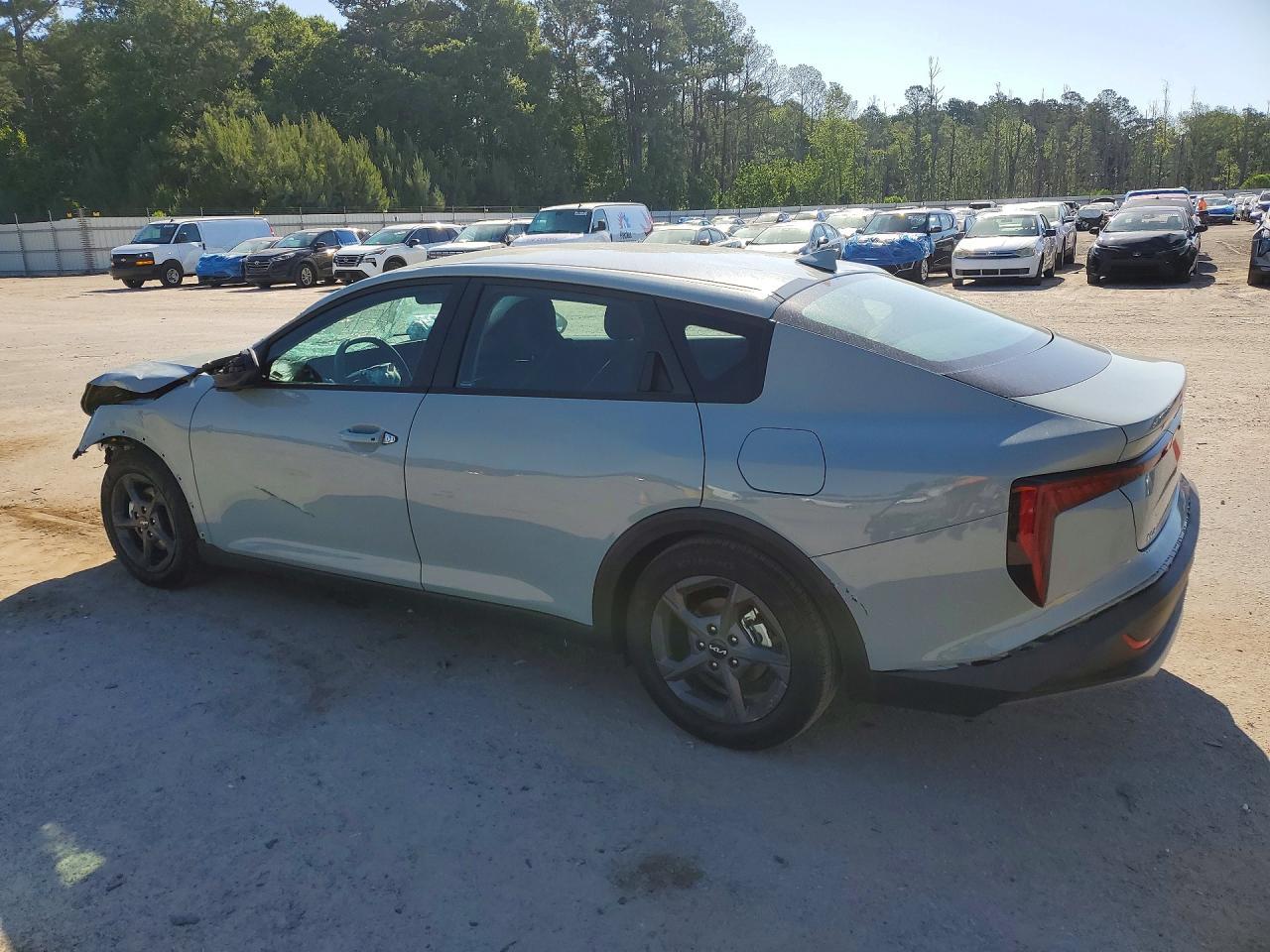 2026 Kia K4 Lxs - Image 2