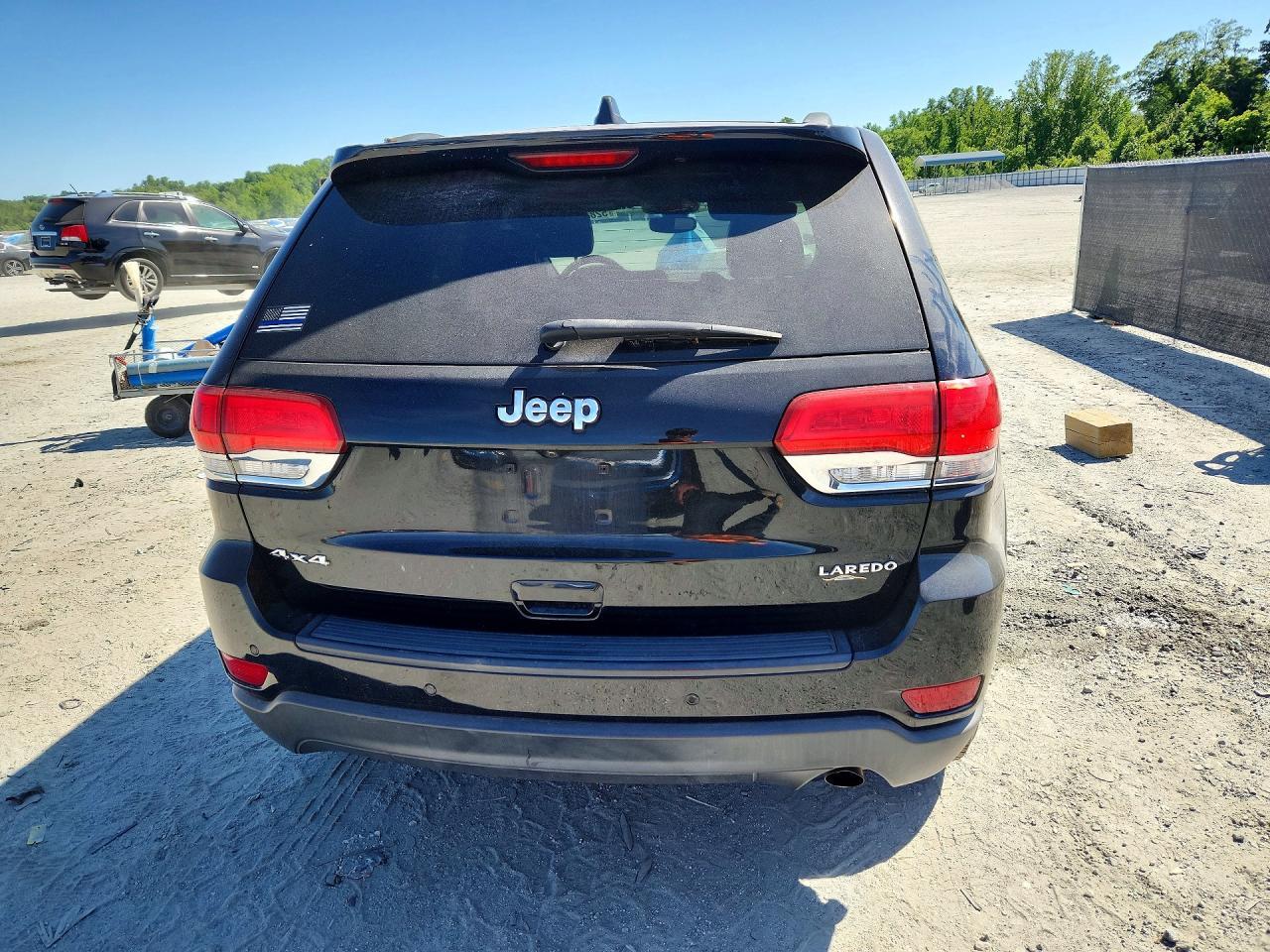2017 Jeep Grand Cherokee Laredo - Image 6