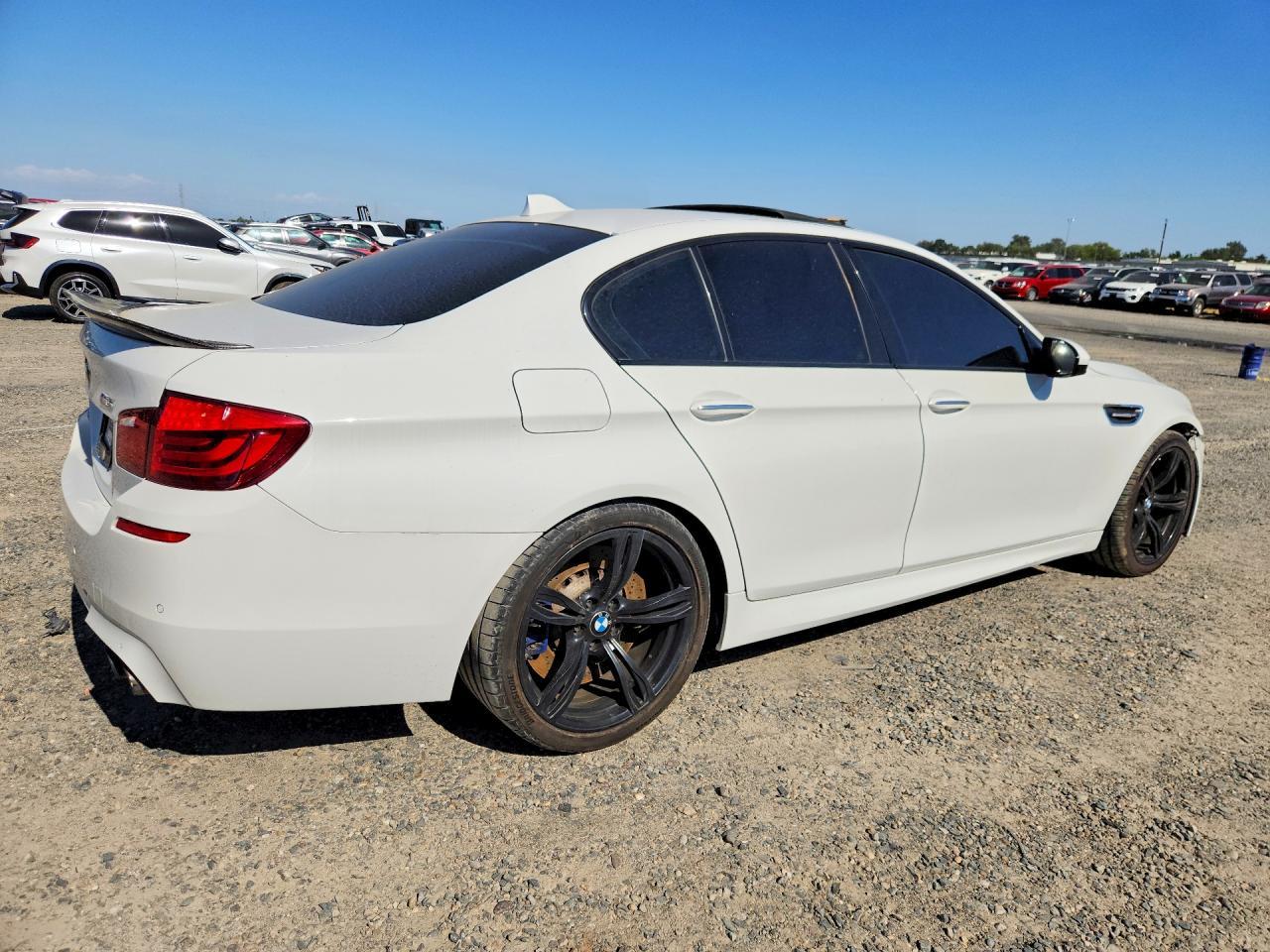 2013 BMW M5 - Фото 3