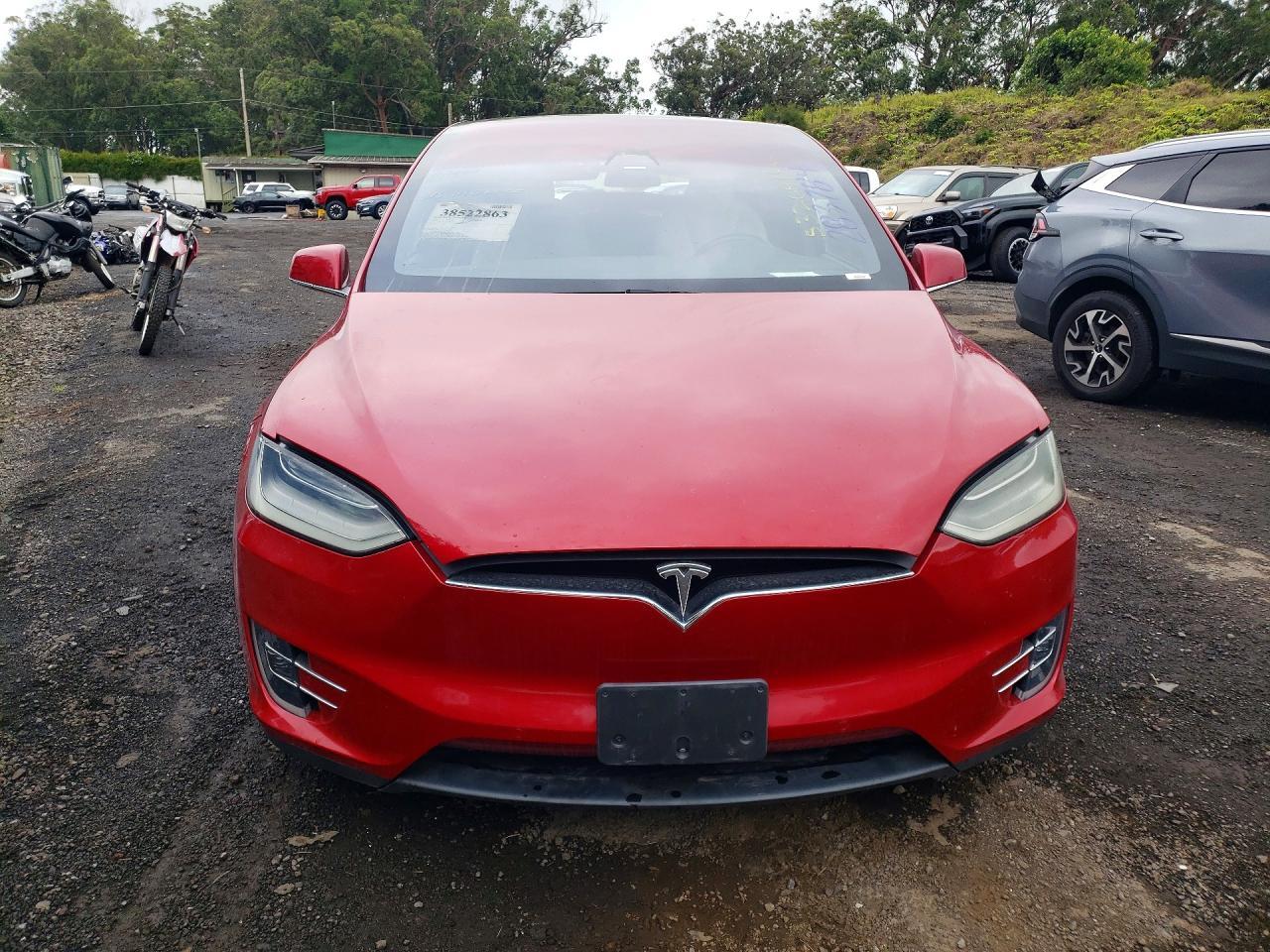 2020 Tesla Model X - Фото 5