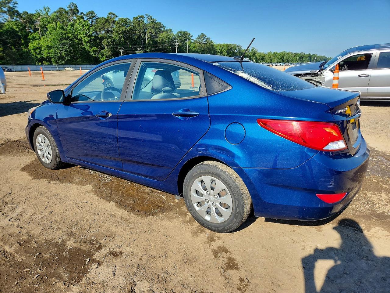 2017 Hyundai Accent Se - Фото 2