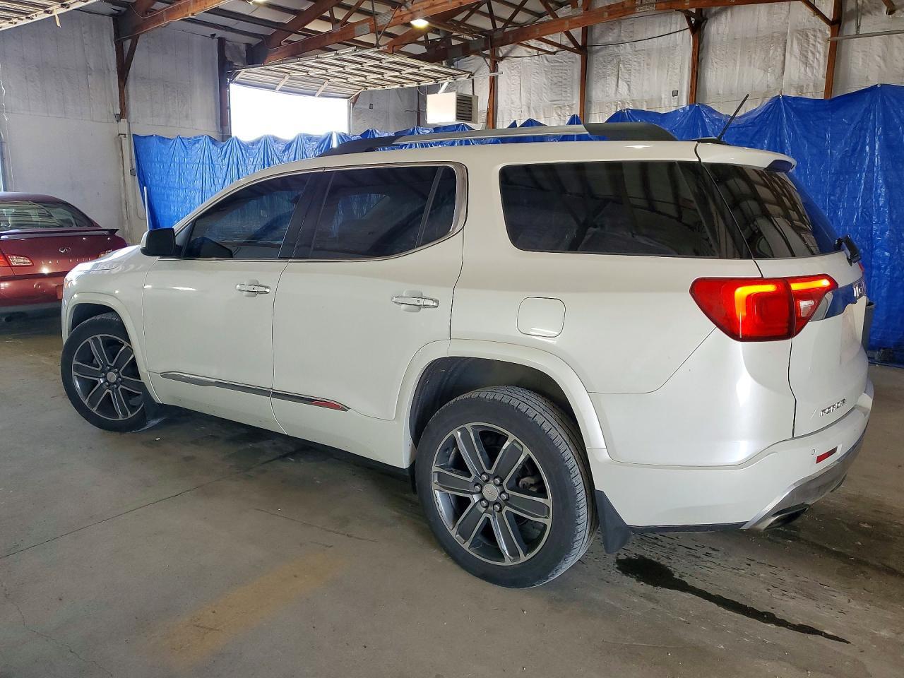 2017 GMC Acadia Denali - Фото 2