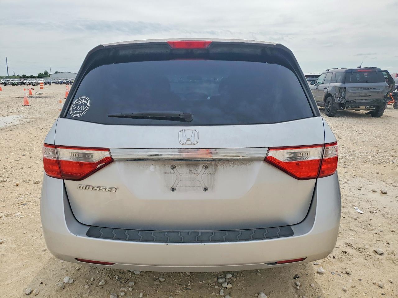2011 Honda Odyssey Lx - Image 6