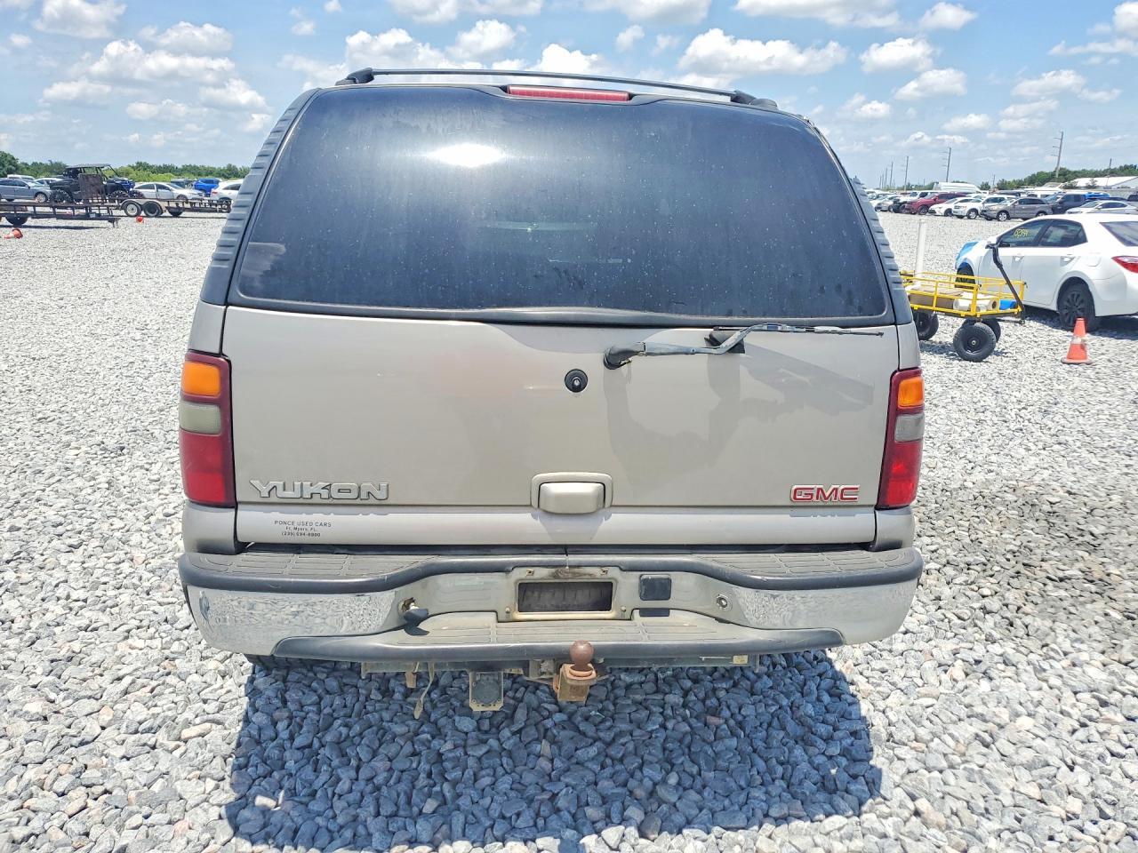 2002 GMC Yukon - Image 6