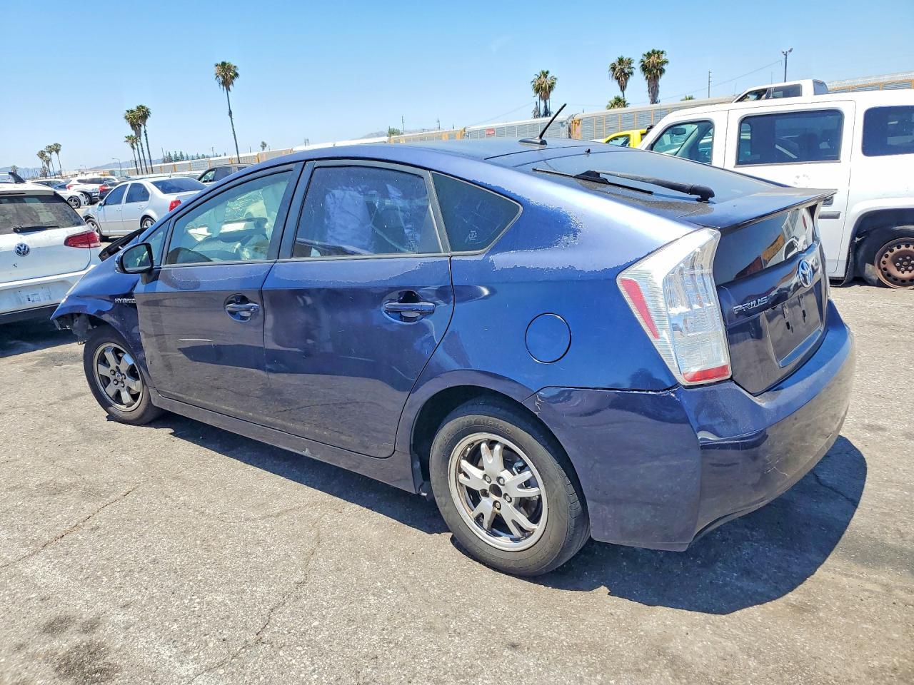 2014 Toyota Prius Three - Image 2
