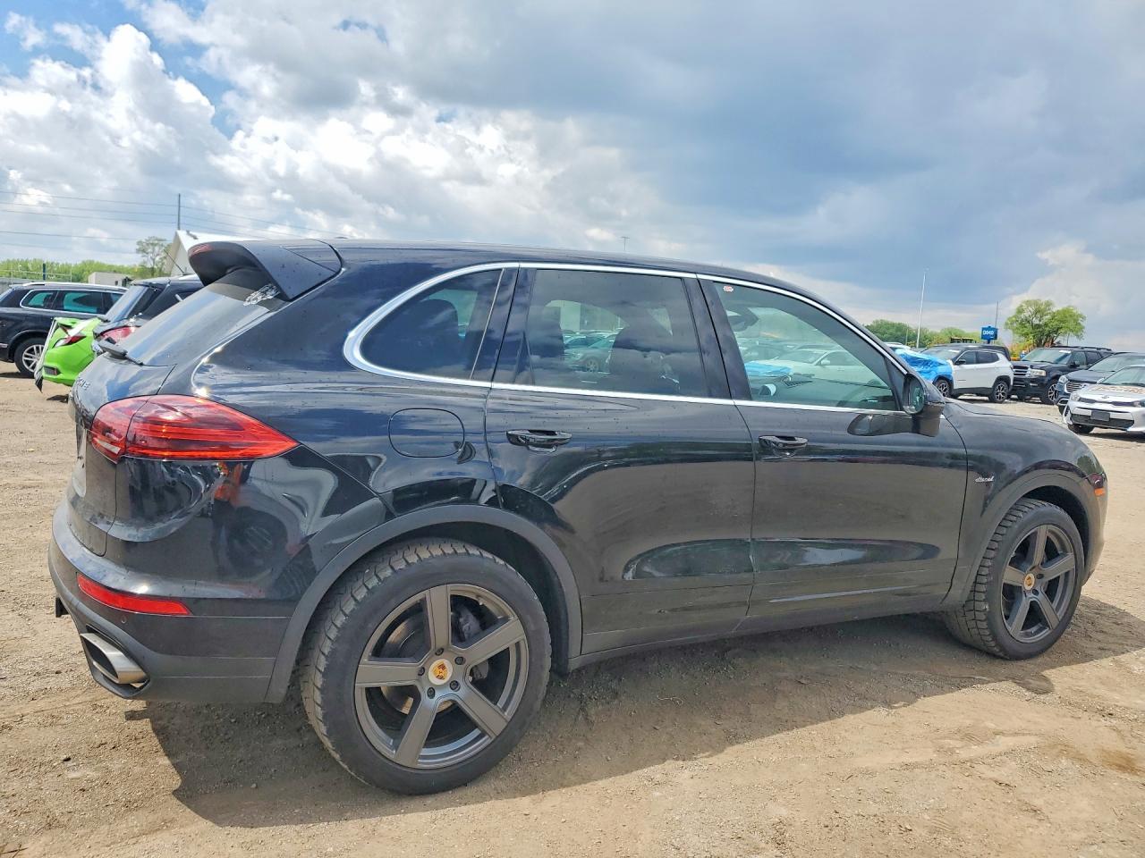 2016 Porsche Cayenne - Image 3