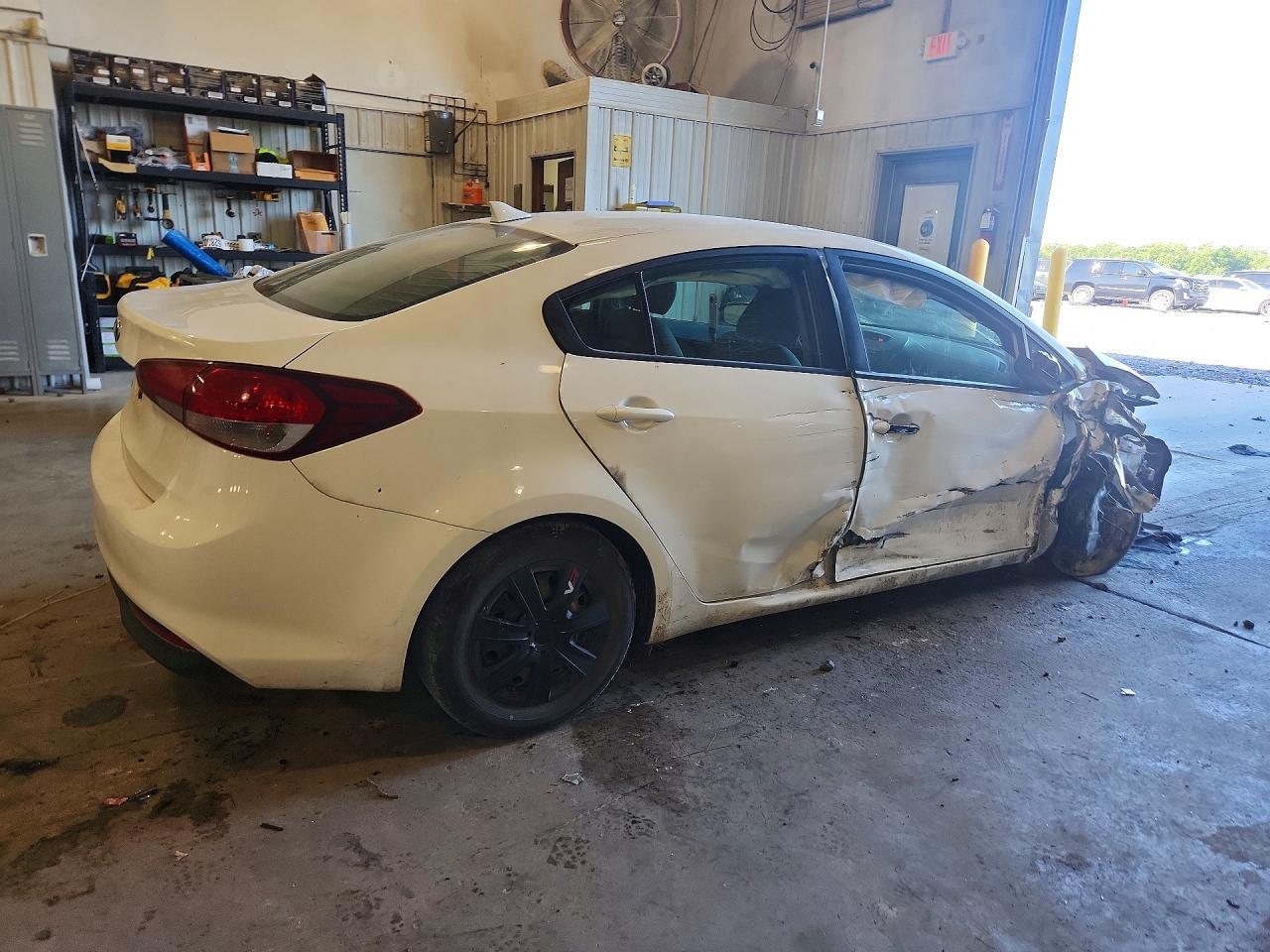 2017 Kia Forte Lx - Image 3