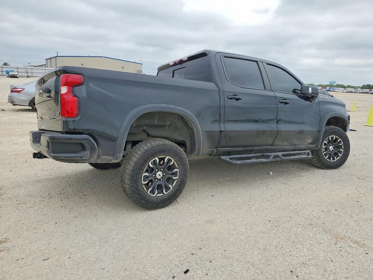 2023 Chevrolet Silverado K1500 Zr2 - Фото 3