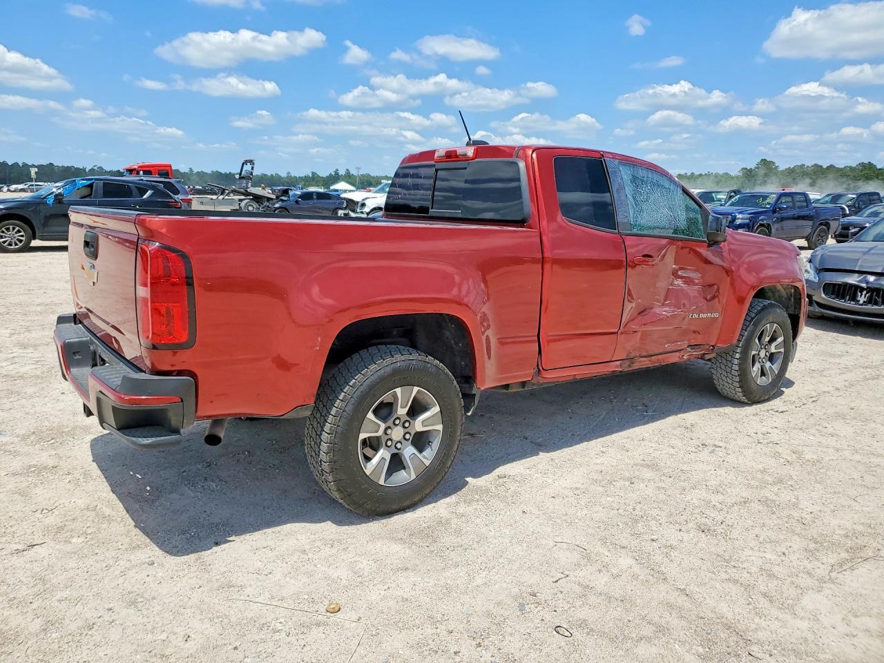 2016 Chevrolet Colorado Z71 - Фото 3