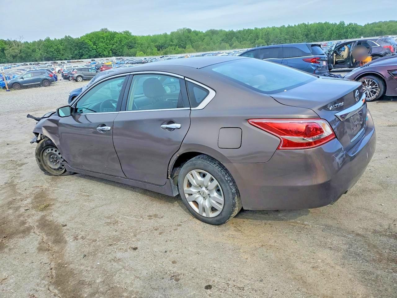 2013 Nissan Altima 2.5 - Фото 2