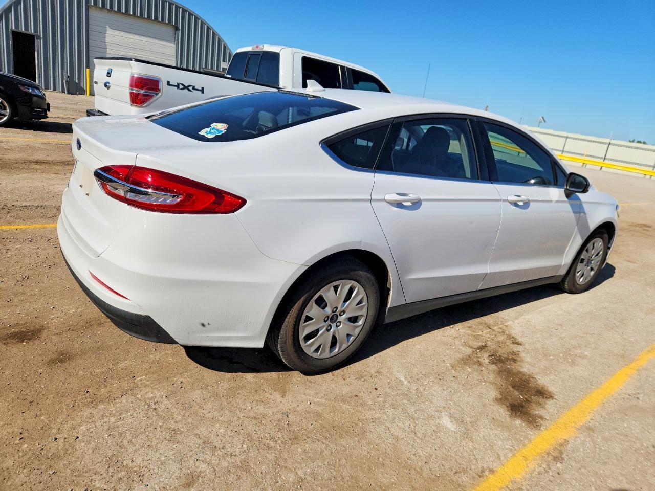 2020 Ford Fusion - Image 3