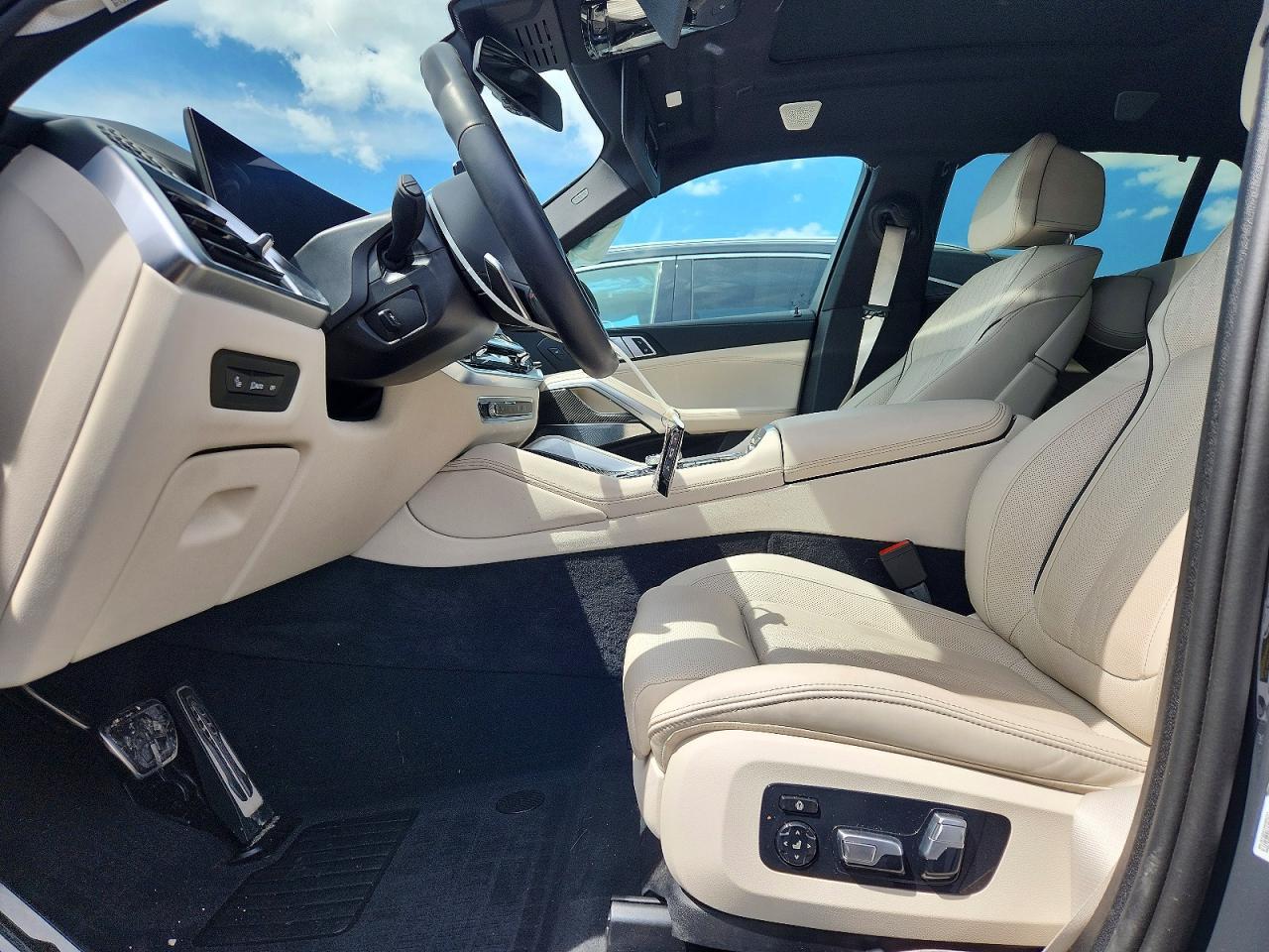 2025 BMW X6 M60I - Фото 7