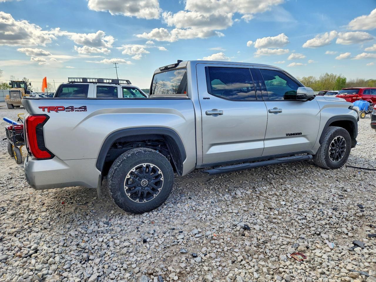 2023 Toyota Tundra Sr5 - Image 3