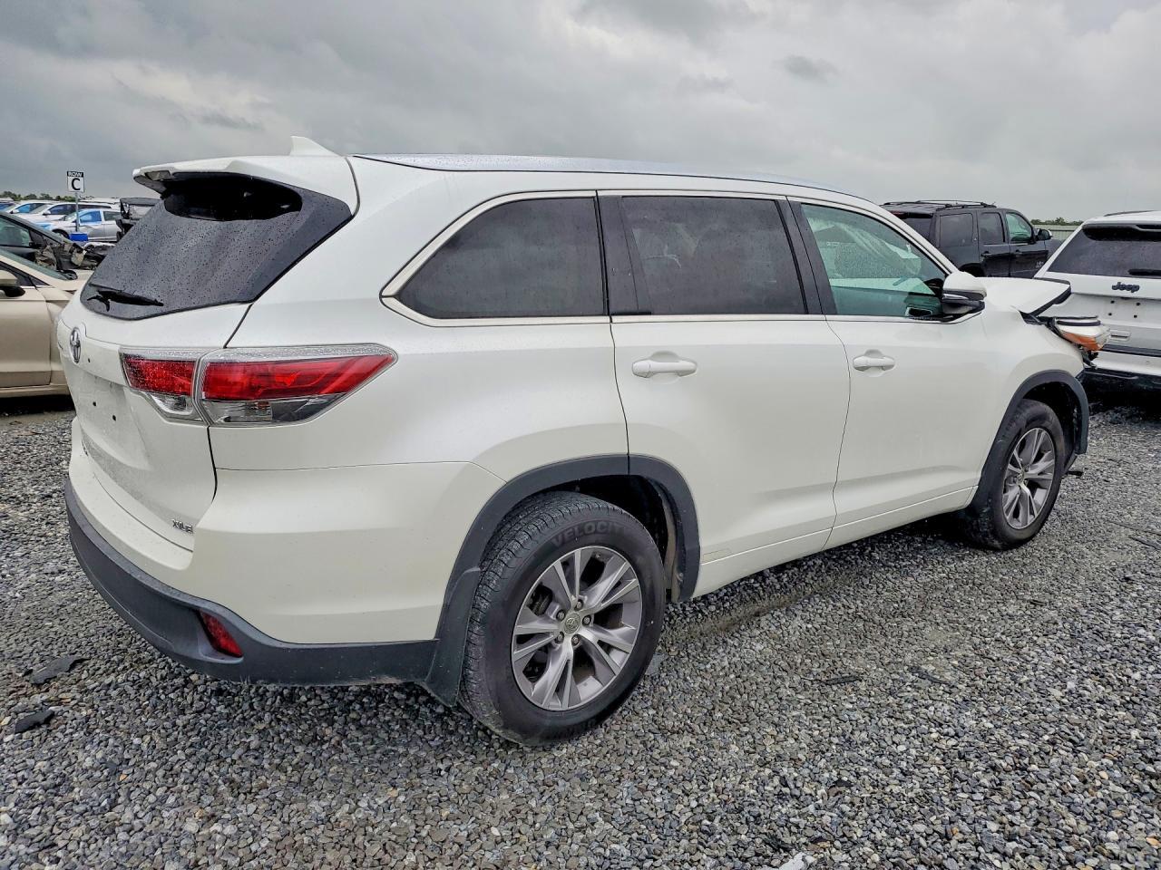 2015 Toyota Highlander Xle - Фото 3