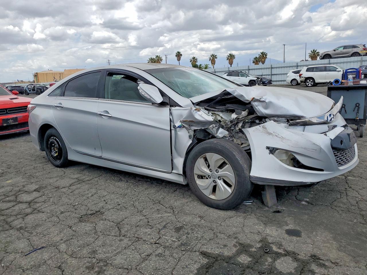 2014 Hyundai Sonata Hybrid Base - Фото 4