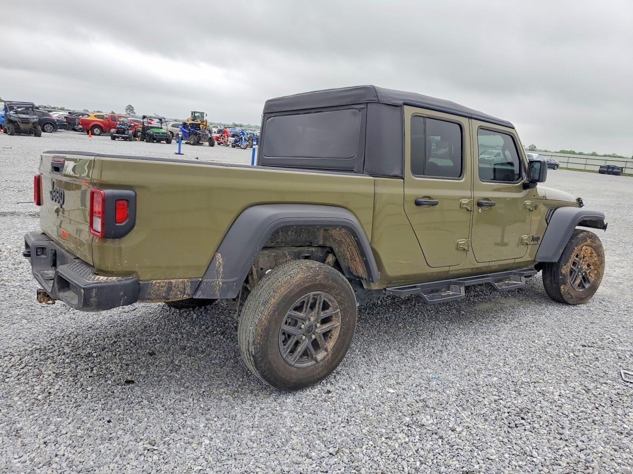 2025 Jeep Gladiator Sport - Image 3
