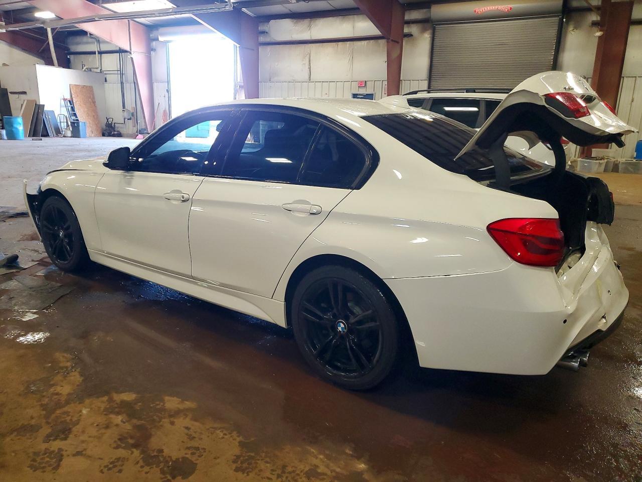 2018 BMW 330 Xi - Фото 2
