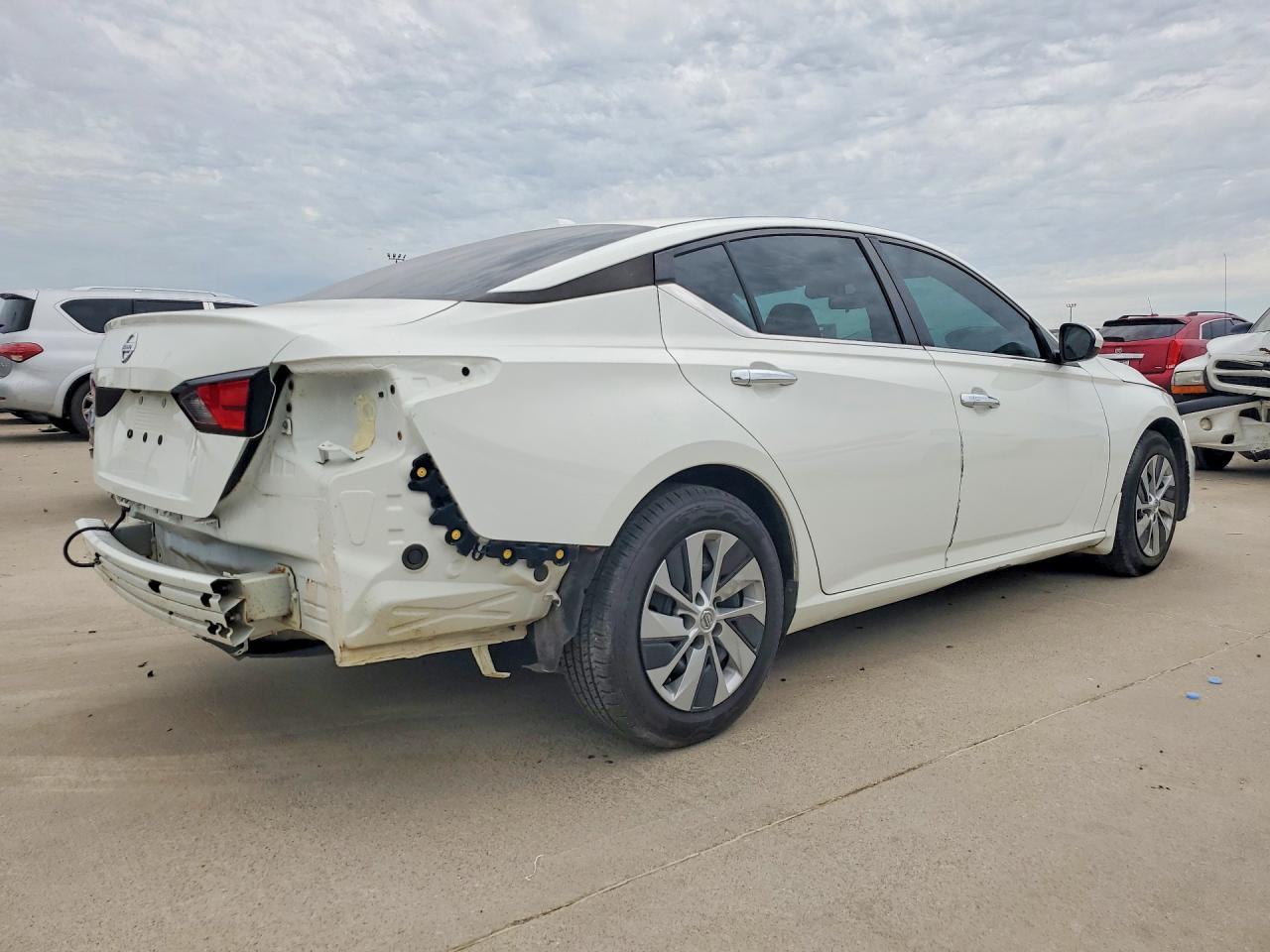 2019 Nissan Altima S - Фото 3