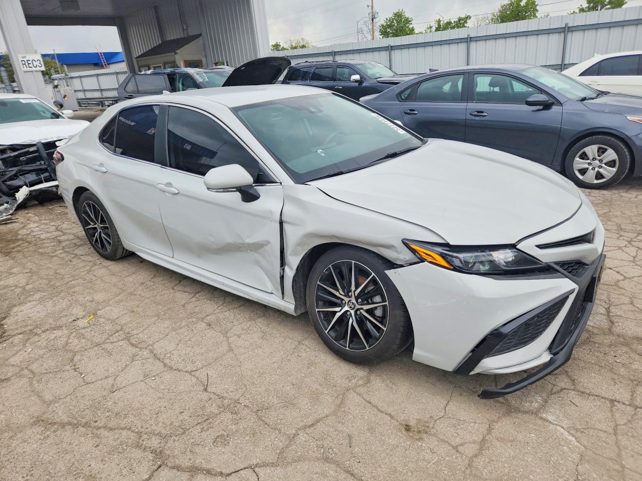 2024 Toyota Camry Se - Image 4