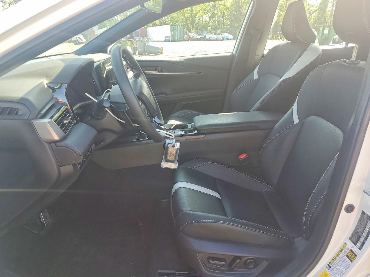 2025 Toyota Camry Se - Фото 7
