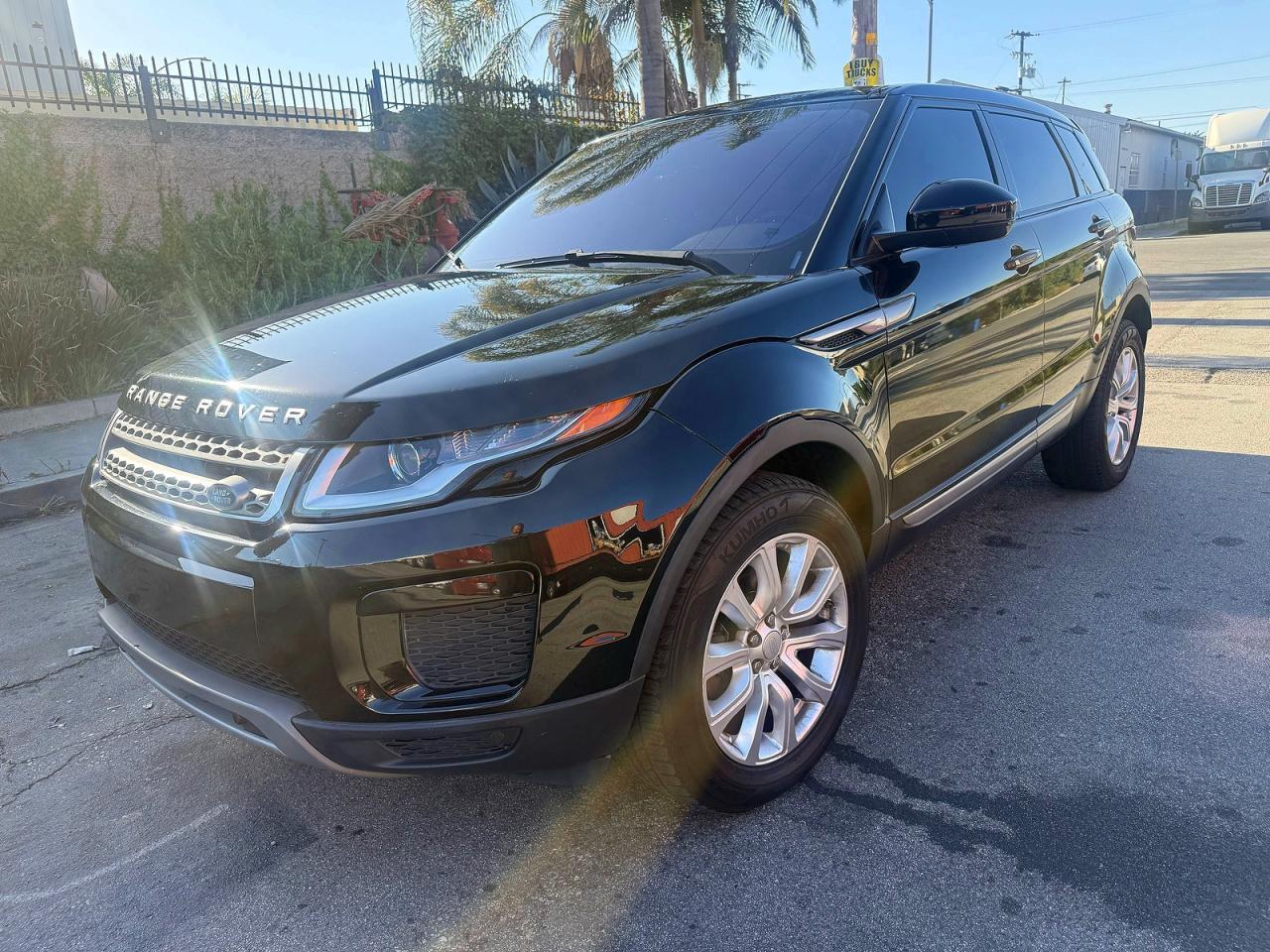 2019 Land Rover Range Rover Evoque Se - Image 2