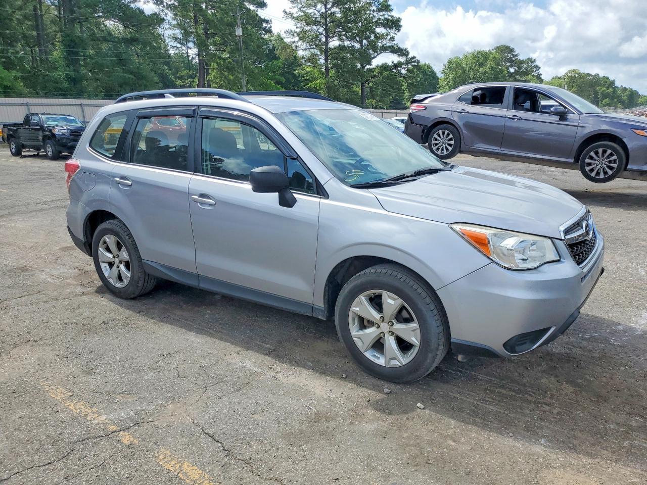 2016 Subaru Forester 2.5I - Image 4