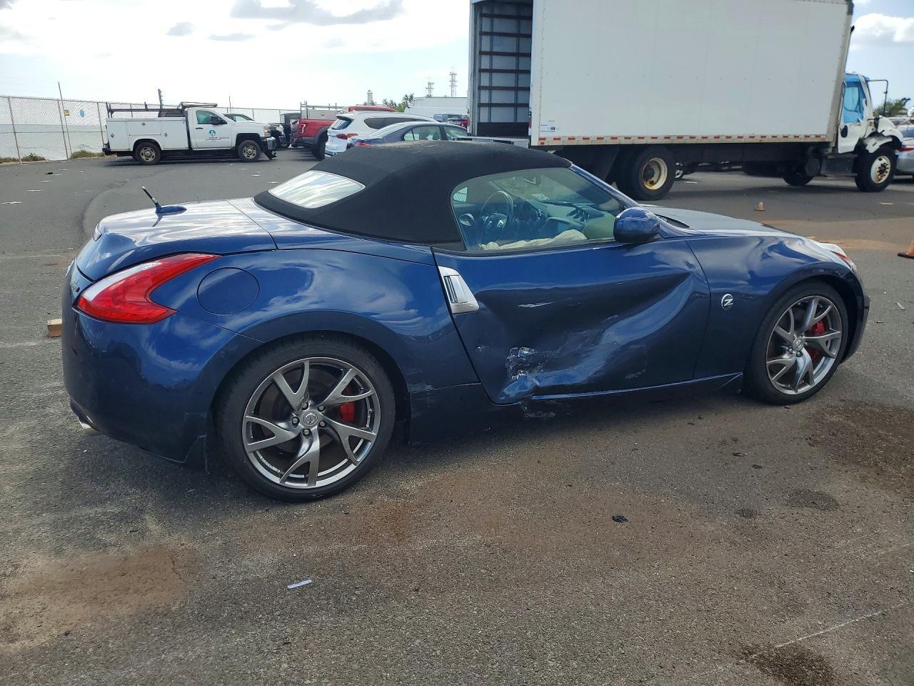 2015 Nissan 370Z Roadster Touring Sport - Фото 3