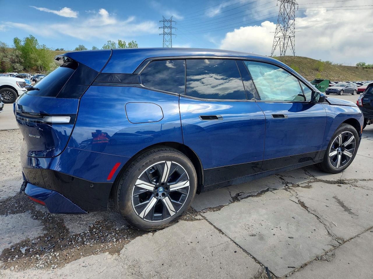 2025 BMW Ix xDrive50 - Фото 3