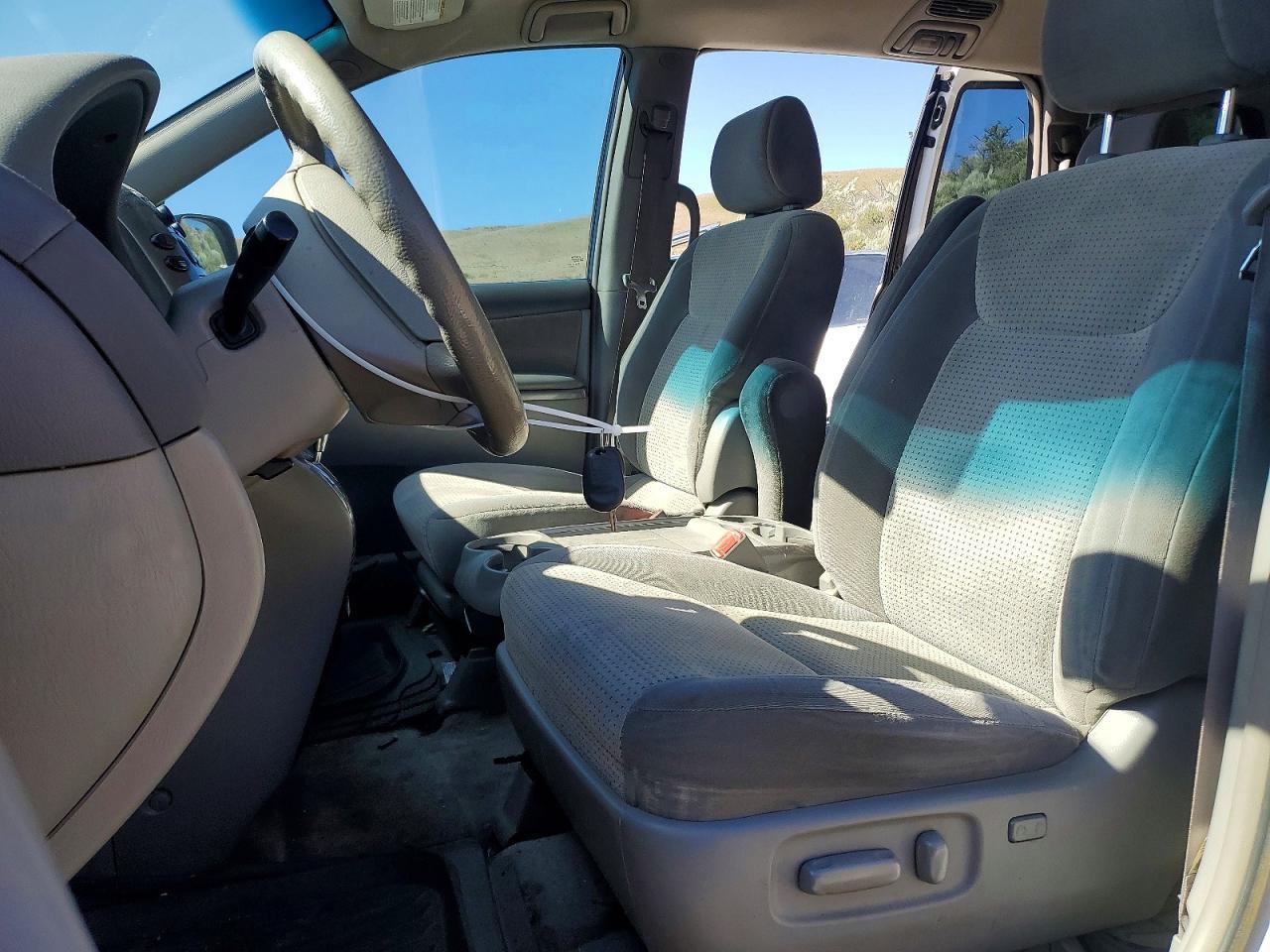2008 Toyota Sienna Le 8-Passenger - Image 7