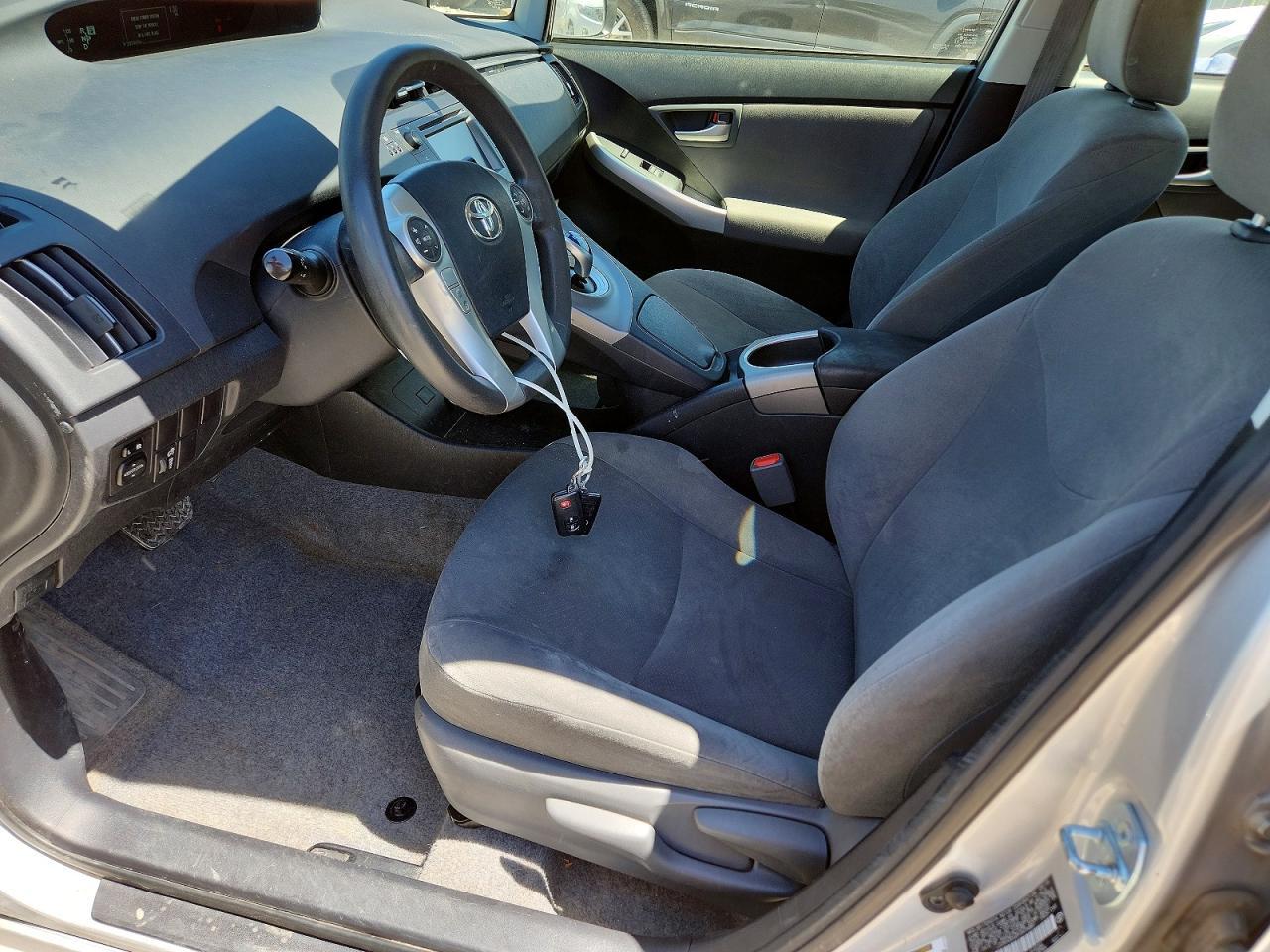 2015 Toyota Prius Two - Image 7