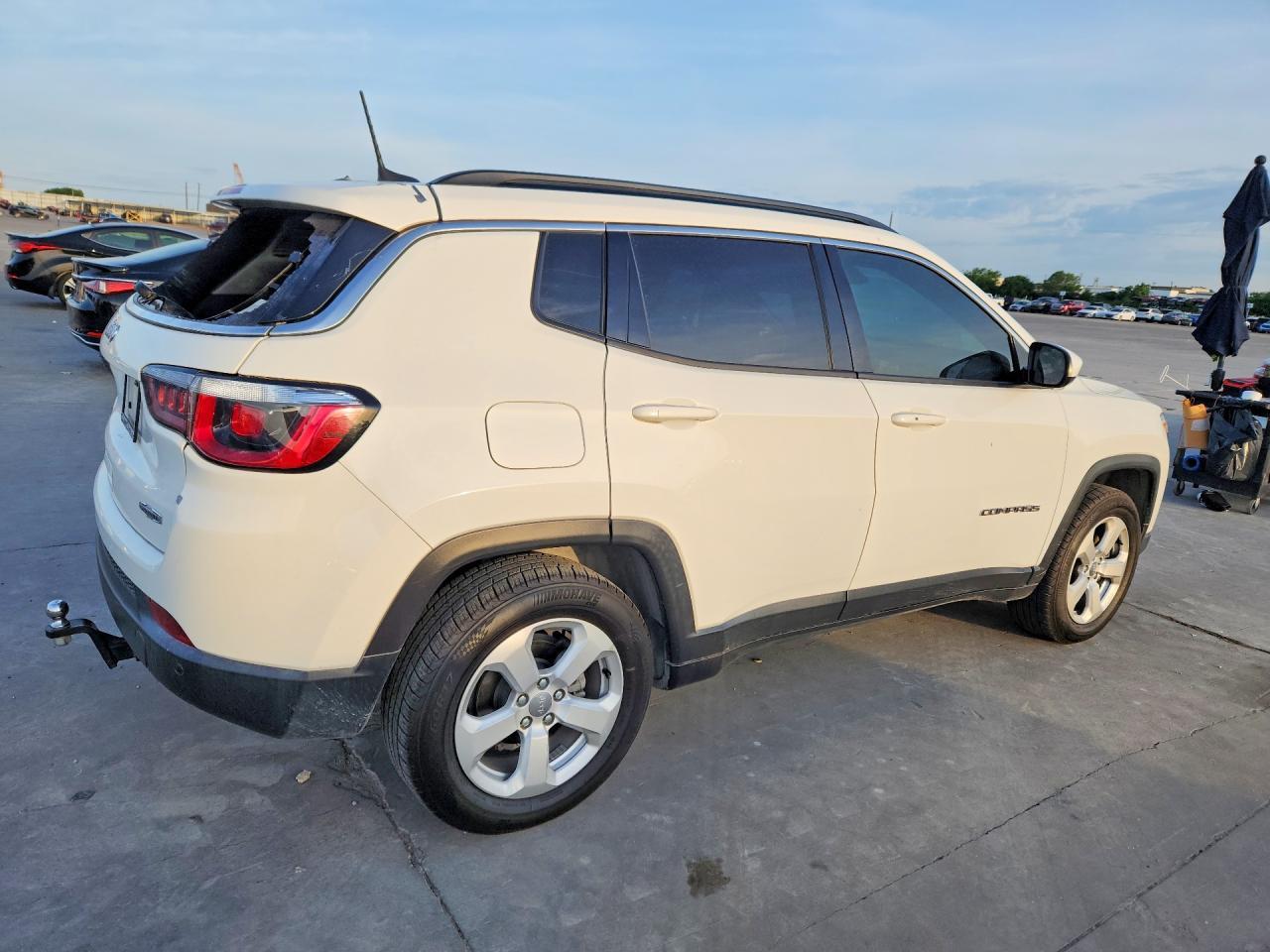 2018 Jeep Compass Latitude - Image 3