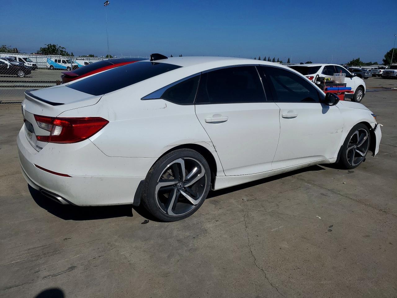 2022 Honda Accord Sport - Фото 3