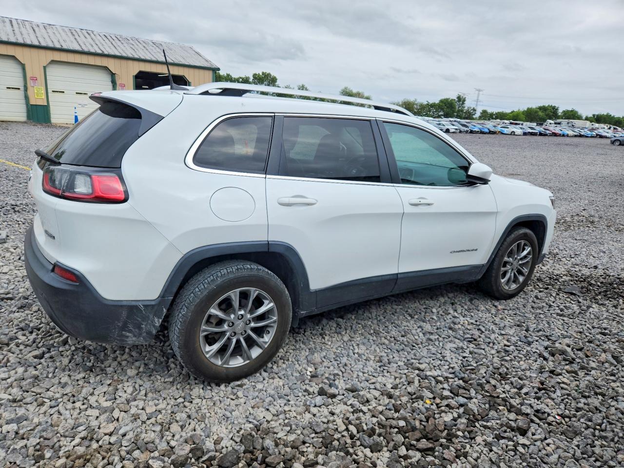2019 Jeep Cherokee Latitude Plus - Image 3