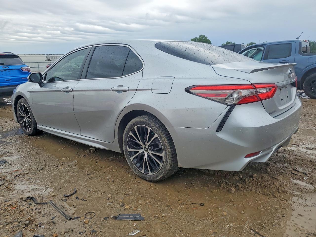 2018 Toyota Camry - Фото 2