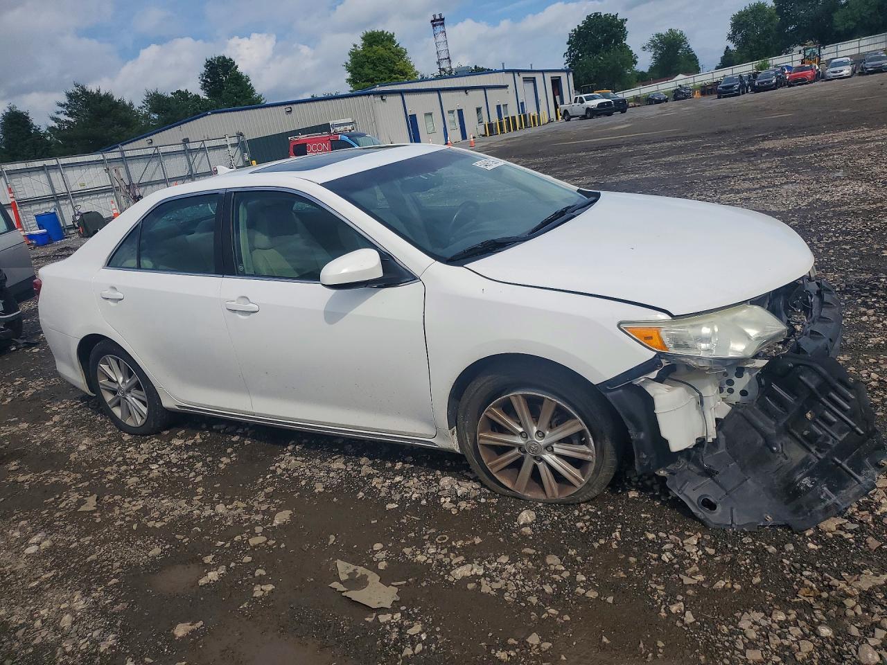 2014 Toyota Camry Xle V6 - Image 4