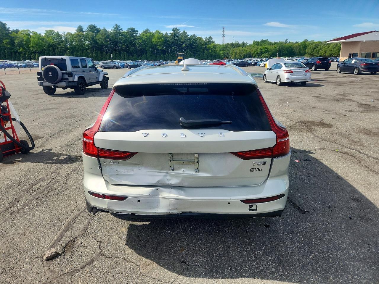 2020 Volvo V60 Cross Country T5 Momentum - Фото 6