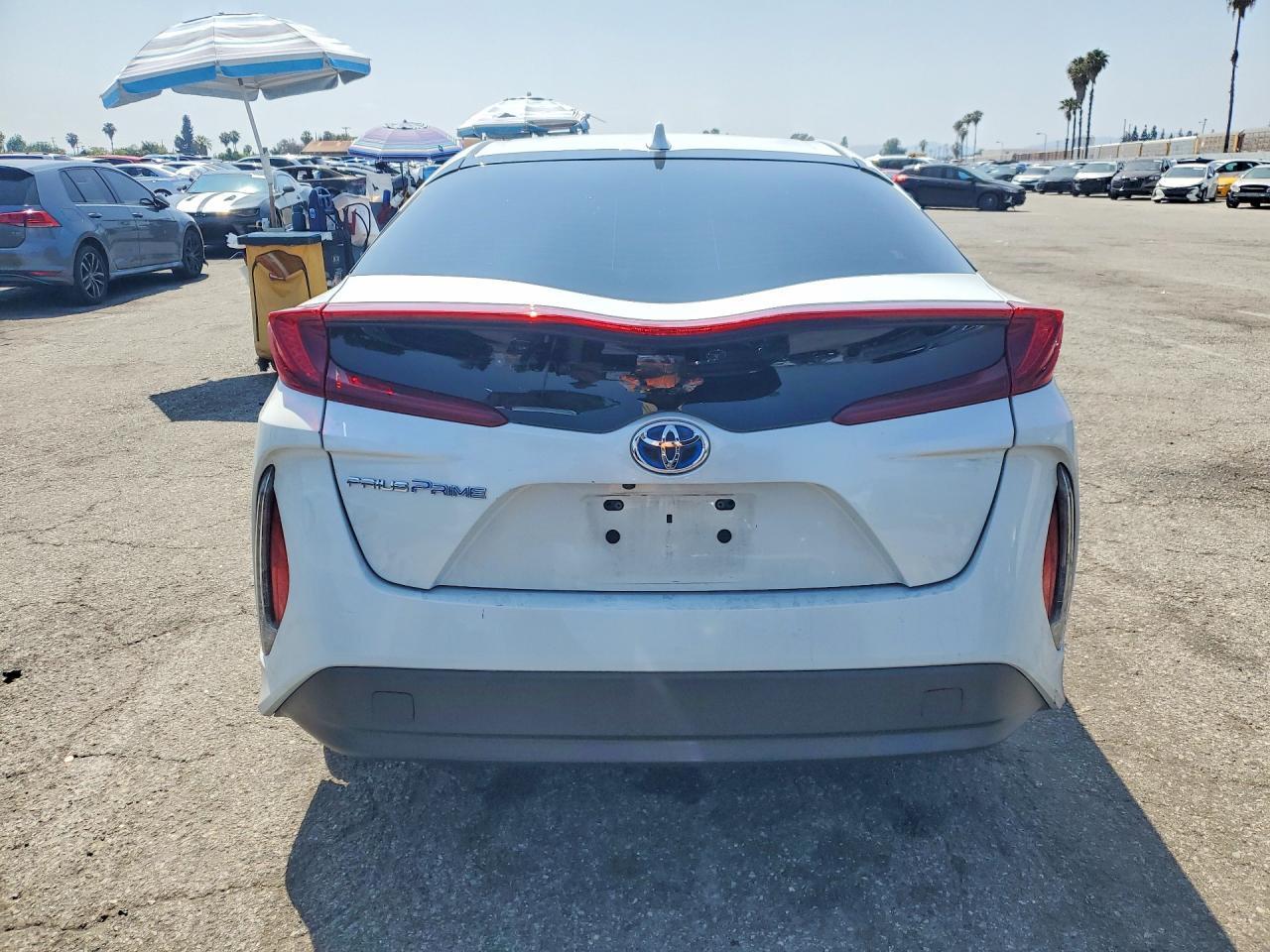 2021 Toyota Prius Prime Le - Image 6