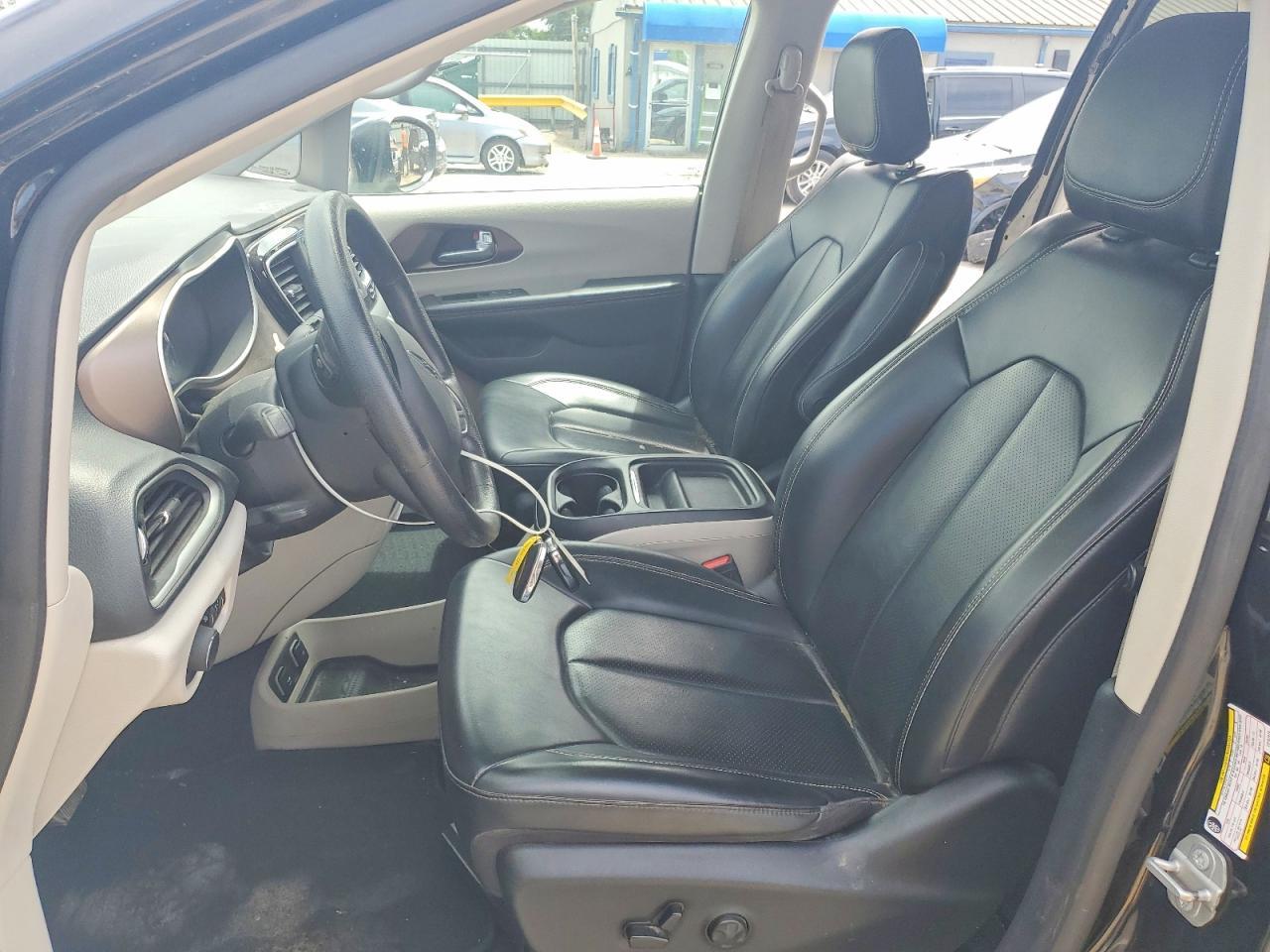 2020 Chrysler Voyager Lxi - Фото 7