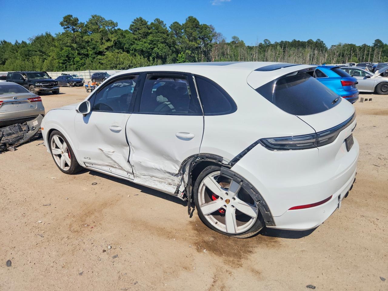 2022 Porsche Cayenne Gts - Image 2