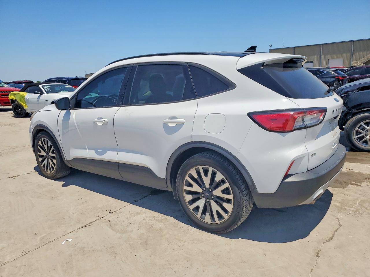 2020 Ford Escape Se Sport - Фото 2