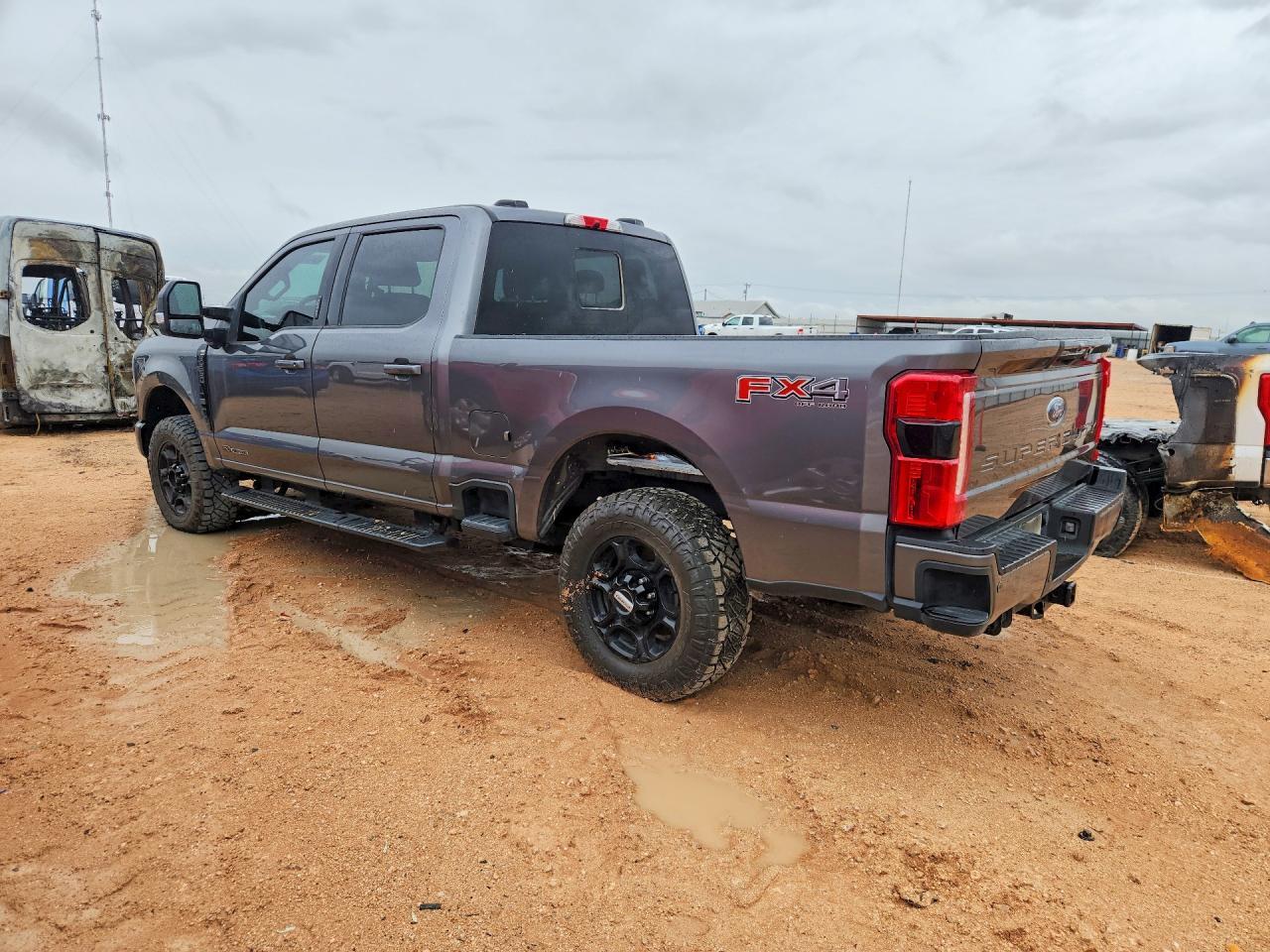 2023 Ford F250 Super Duty - Фото 2