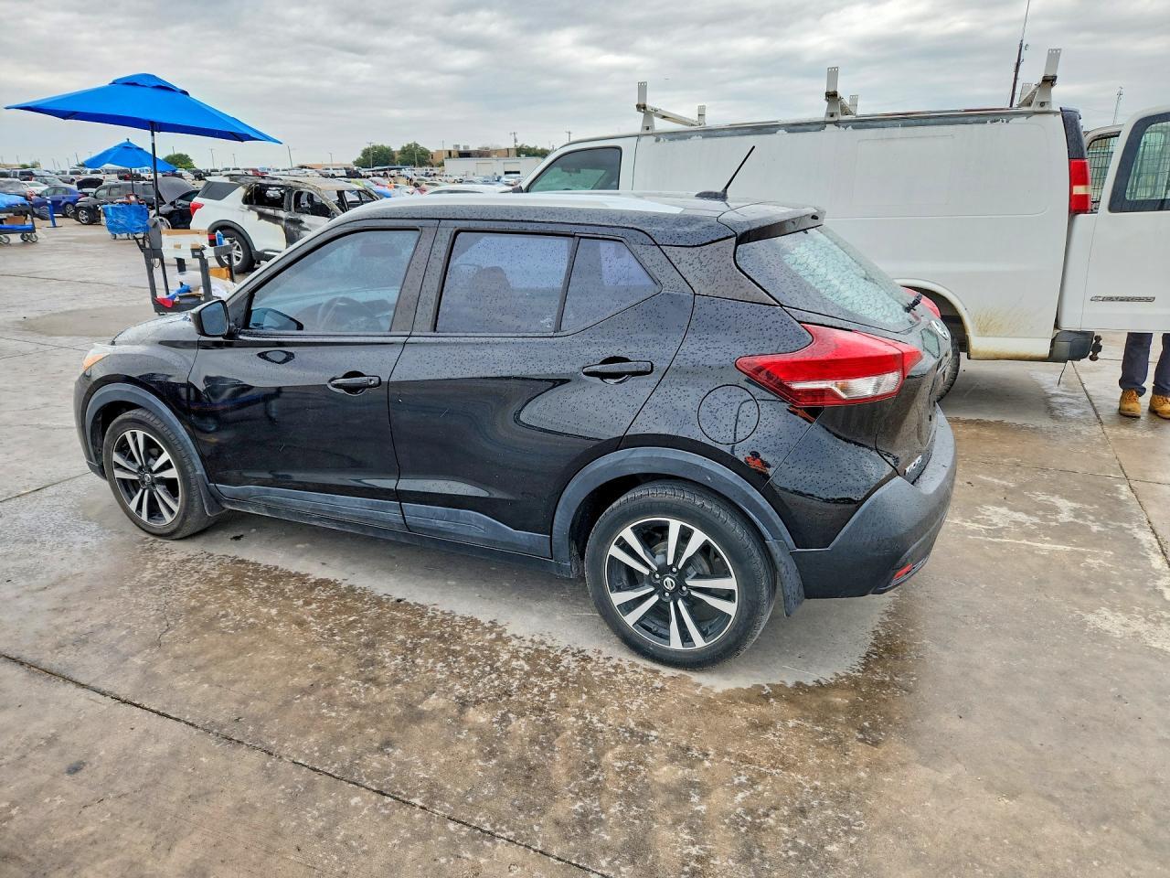 2018 Nissan Kicks Sv - Image 2