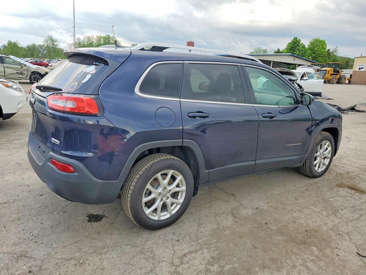 2016 Jeep Cherokee Latitude - Фото 3