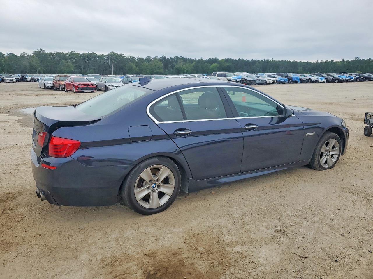 2012 BMW 528 Xi - Image 3