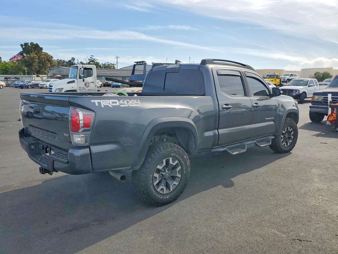 2021 Toyota Tacoma Trd Off-Road - Image 3